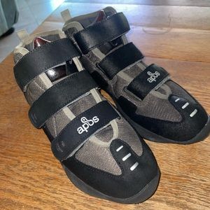 Apos Shoes Apos Unisex Adults Black Adjustable Mid Top Therapy